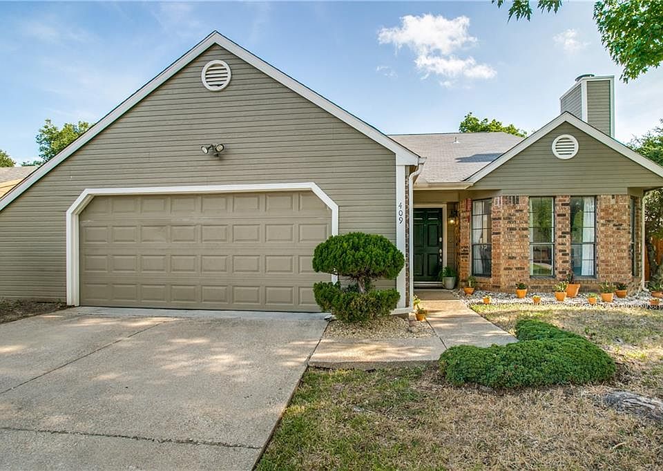 1st image of 409 Rosemary Ln
