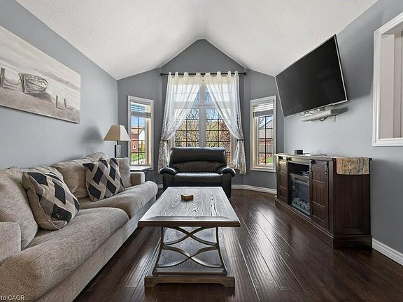 4th image of 4334 Arejay Ave