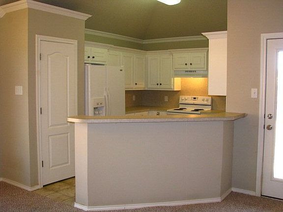 3rd image of 8905 Avenue T