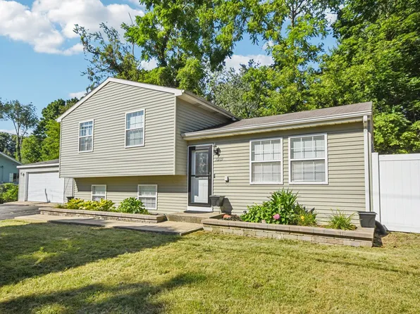 10133 W Wadsworth Rd, Beach Park, IL 60099