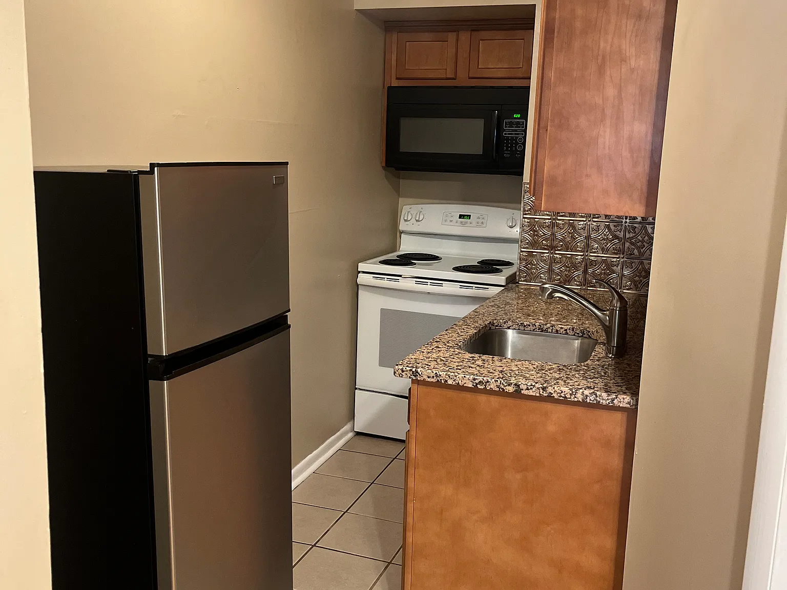 Studio, $1,100 — Photo 4
