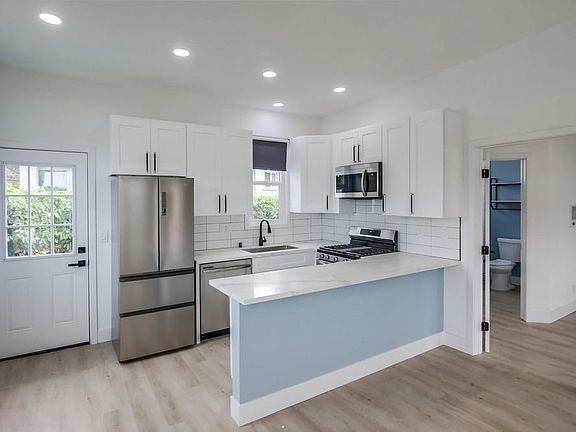 3rd image of 821 Agate St