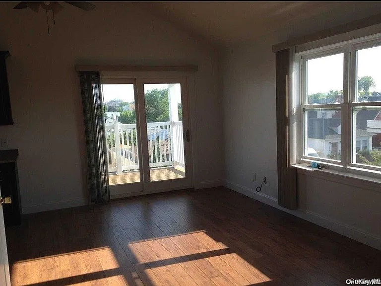 469 E Hudson St — Photo 5