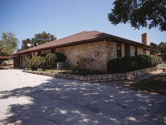 2nd image of 221 Eastpark Dr