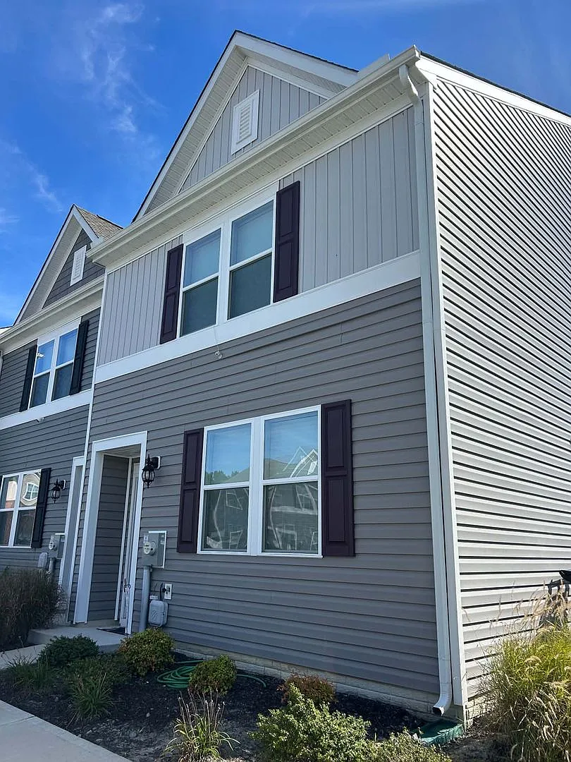 Modern End Unit Townhome in Quiet Salisbury Community — Photo 1