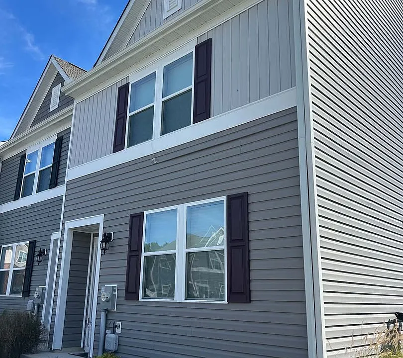 851 Derwent Ln