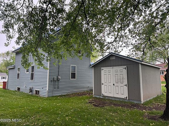 3rd image of 603 7th Ave S