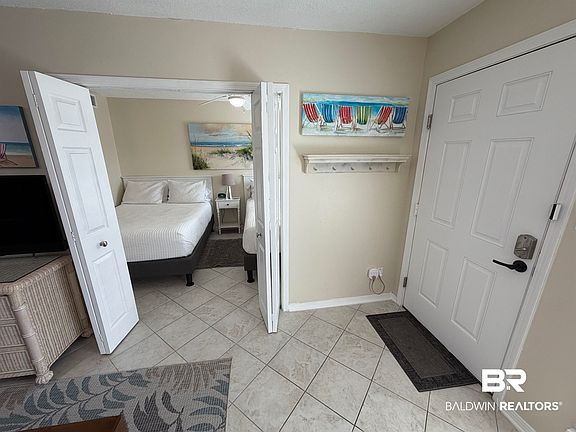 5th image of 920 W Lagoon Ave #A108