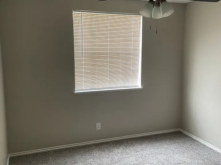N Willow Dr — Photo 20