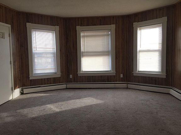 4th image of 410 Dubuque St #3