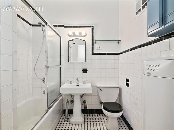 5th image of 820 President St APT 3C