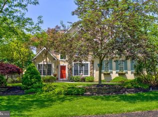 361 N Farm Dr, Lititz, PA 17543