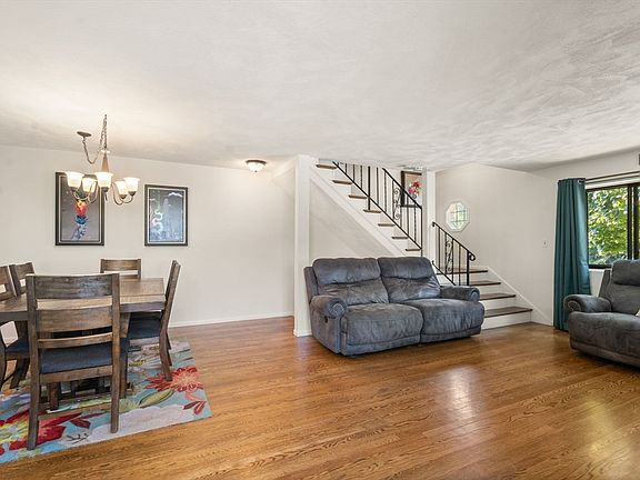 2nd image of 193 Farrwood Dr Unit 193