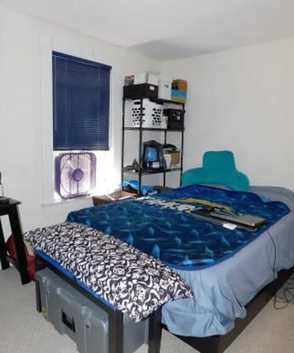 5 bed, 2400 sqft, $2,950 — Photo 1