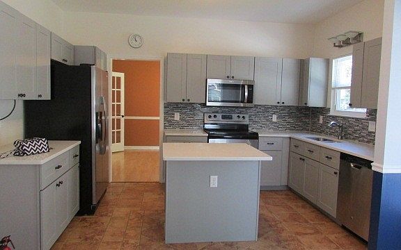2nd image of 613 Independence Dr E