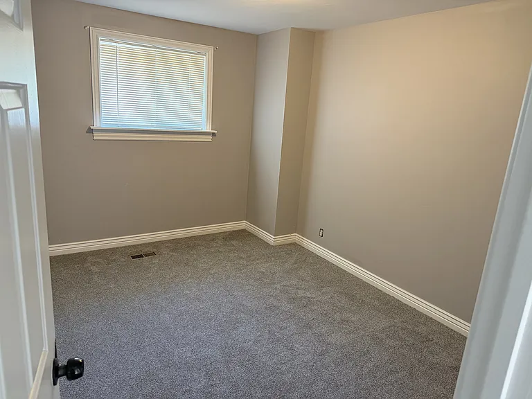 1455 E 4500 S — Photo 3