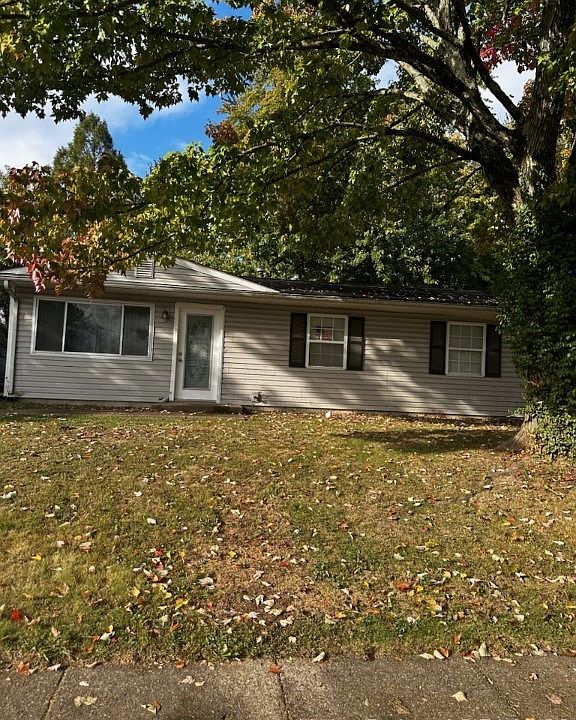 2nd image of 2205 Larch Drive