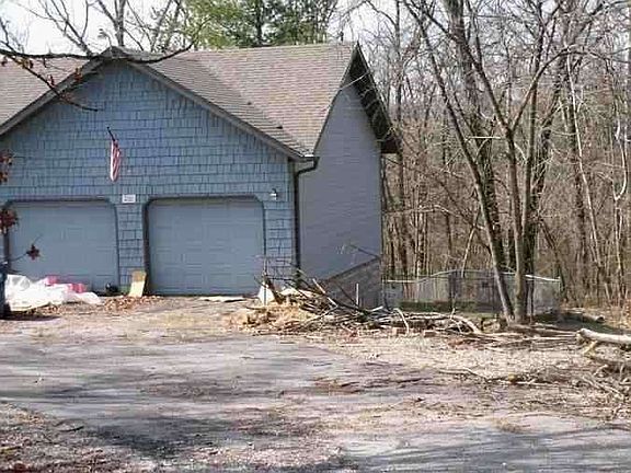 3rd image of 226 Country Hills Rd