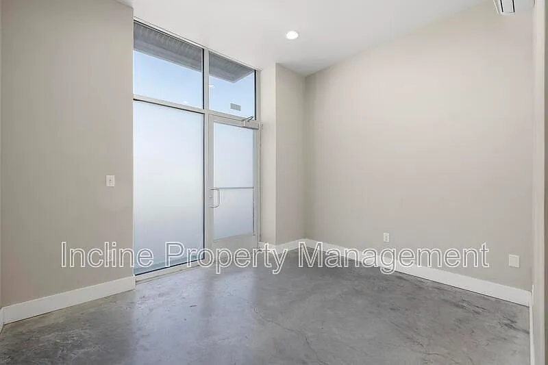 1545 W 200 S — Photo 4
