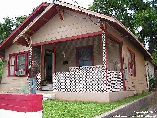 1st image of 819 W Mulberry Ave