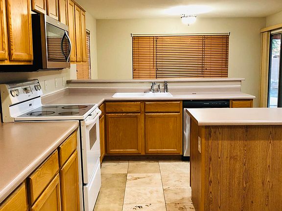 4th image of 1266 W Kingbird Dr