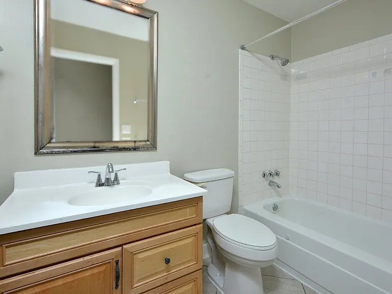 119 Monterey Ln — Photo 18