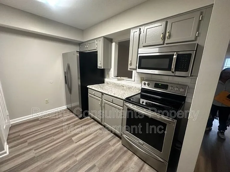 800C Folly Ct — Photo 2