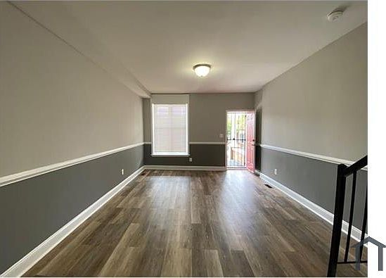 4th image of 2529 Denison St