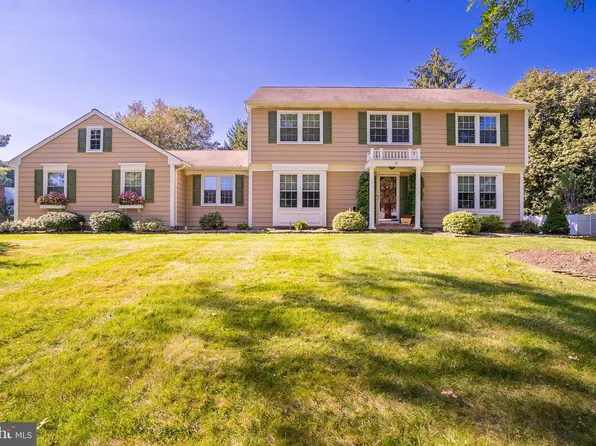 55 Cartwright Dr E, Princeton Junction, NJ 08550