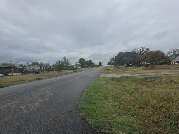 5th image of 502 S Christi Ln