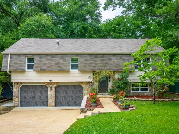 7429 Irongate Dr, Hixson, TN 37343