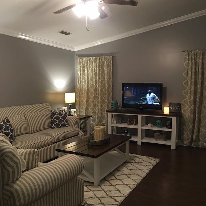 2nd image of 600 W Roxbury Rd