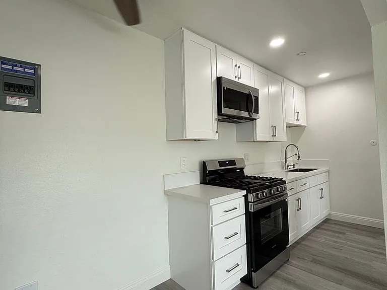 Olivewood Apartments | by Vanguard Property Group — Photo 10