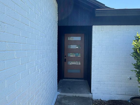 2nd image of 8237 Albert St