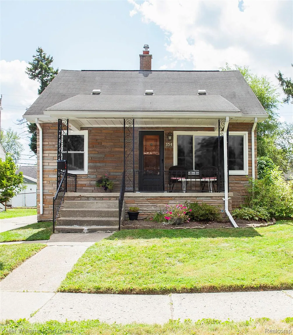 354 Silman St photo 1