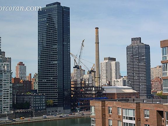 3rd image of 575 Main St APT 1208