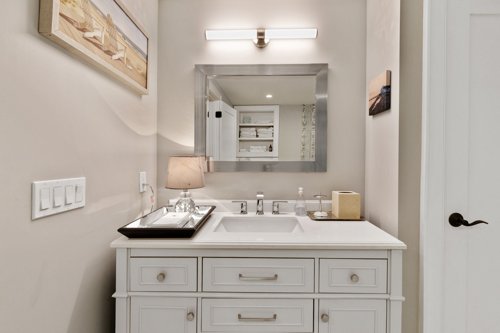  En-suite bath for bedroom on lower level 