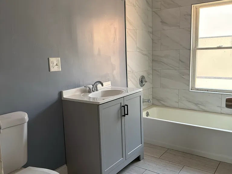 43-45 Hungerford St #3 — Photo 6