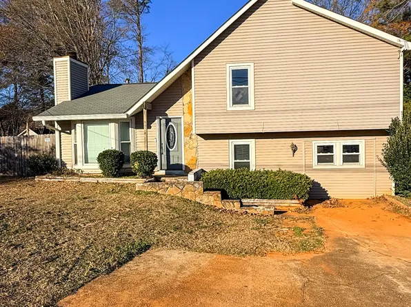 5714 Phillips Dr, Morrow, GA 30260