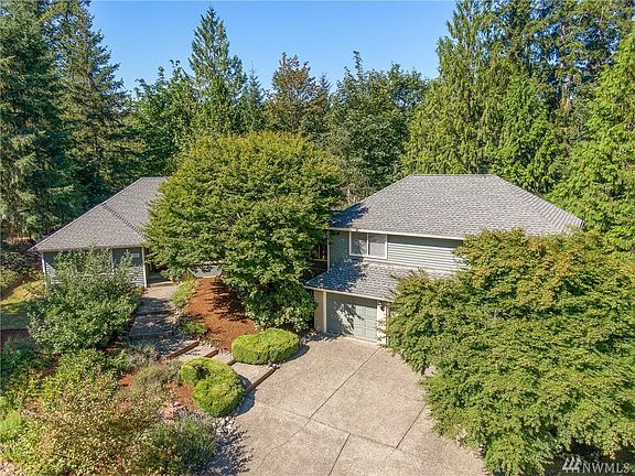 2nd image of 4511 223rd Pl NE