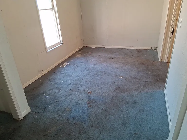 1117 NE Glendale Ave — Photo 5