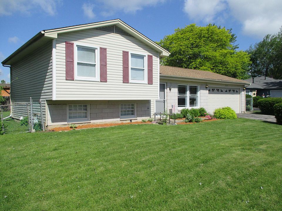 1st image of 8224 N Carnaby Ct