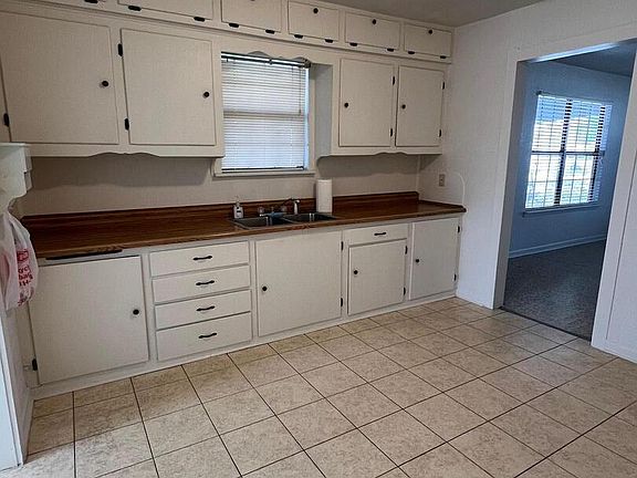 5th image of 1115 Avenue k