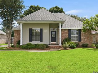 18341 Lake Indigo Dr, Baton Rouge, LA 70817