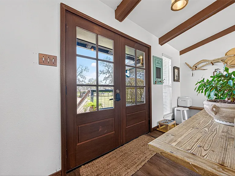 7019 Oak Ln — Photo 5