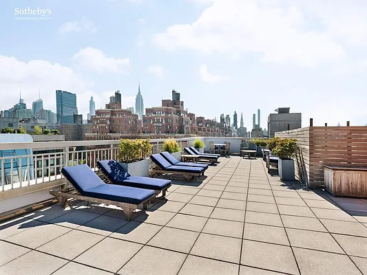 Sold by Sotheby's International Realty | media 32