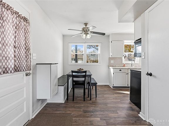 3rd image of 2575 Acorn Dr