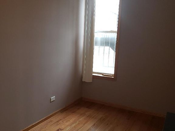 2nd image of 2931 S Emerald Ave #2