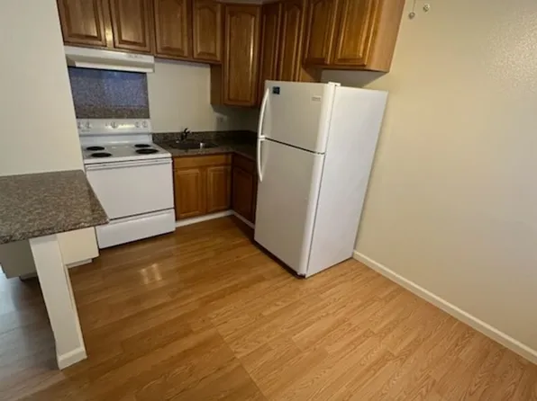 515 South E Creekside Apartments, 515 S East St APT 3, Santa Rosa, CA 95404