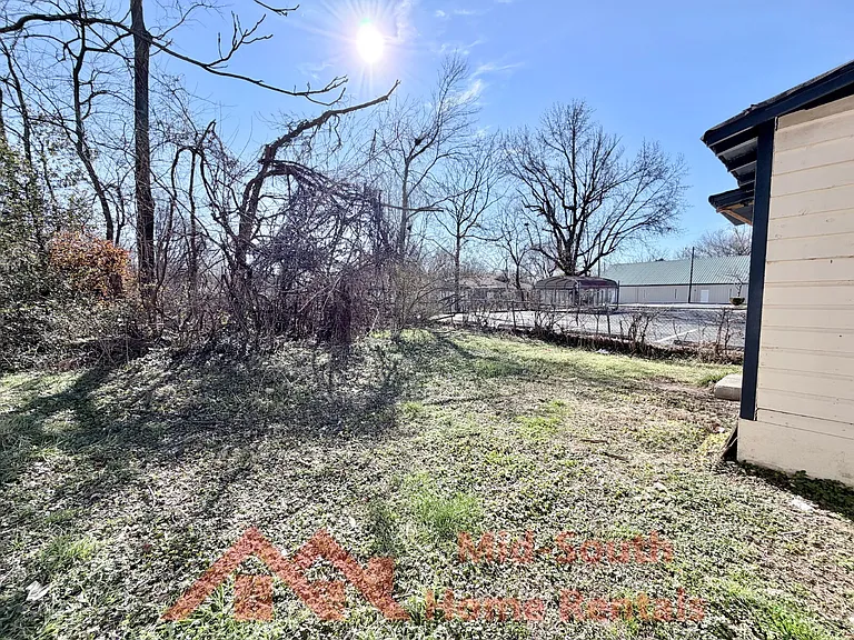 2263 Hunter Ave — Photo 13